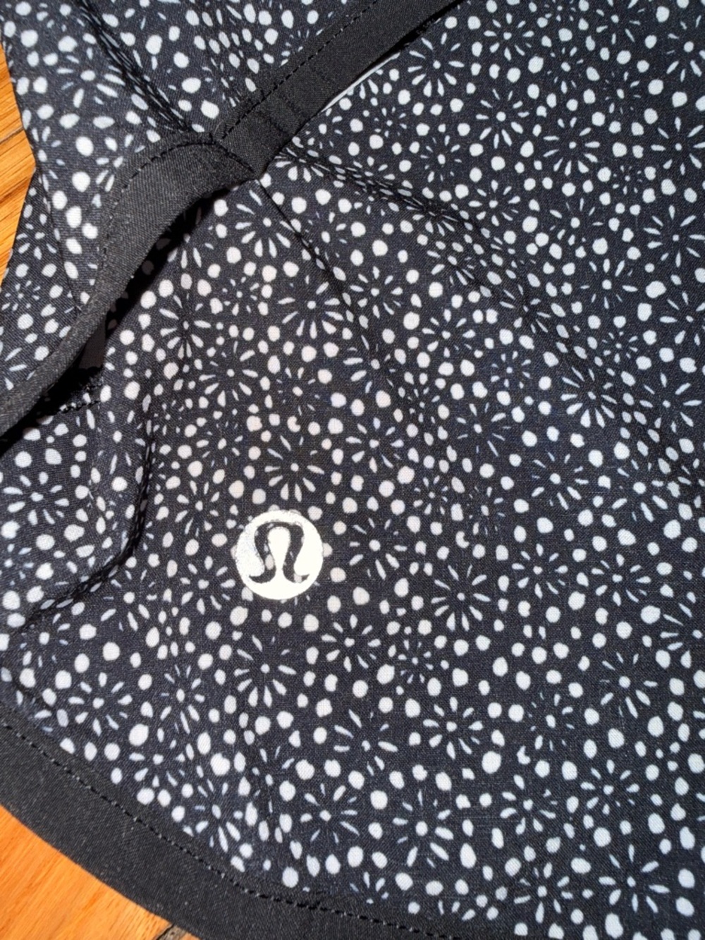 Lululemon Speed Up Short- Daisy Dot 8 - Picture 3 of 7